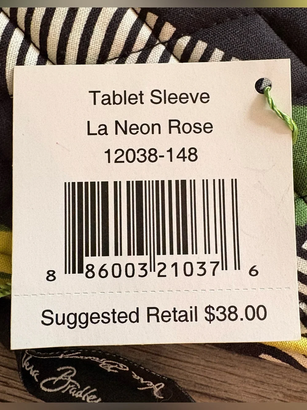 NWT Vera Bradley La Neon Rose Green, Yellow & Black Quilted Tablet Sleeve